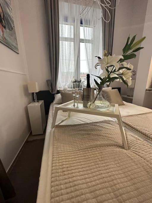 Salt Inn Apartments No 2 - Jacuzzi Величка Екстериор снимка