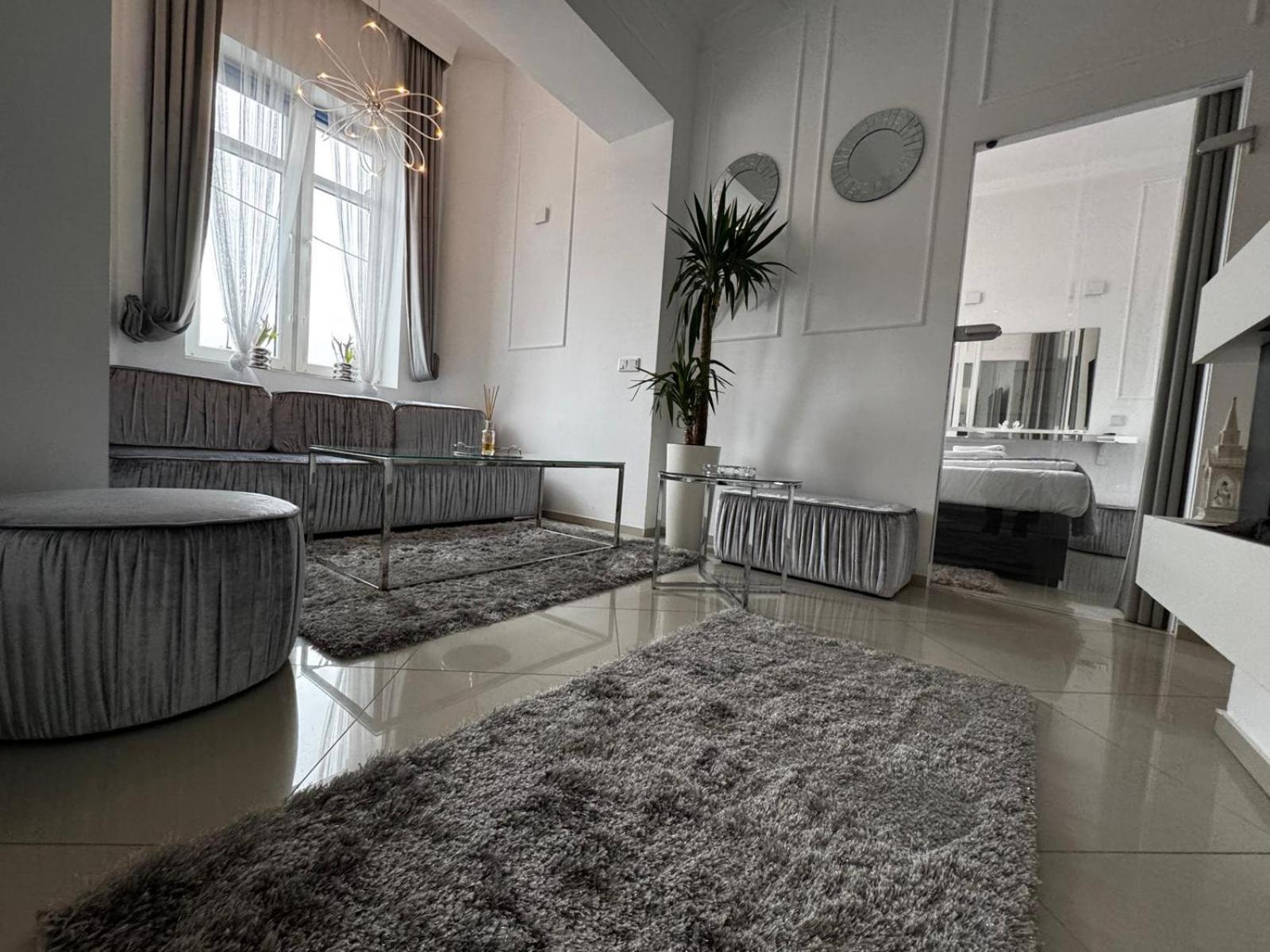 Salt Inn Apartments No 2 - Jacuzzi Величка Екстериор снимка