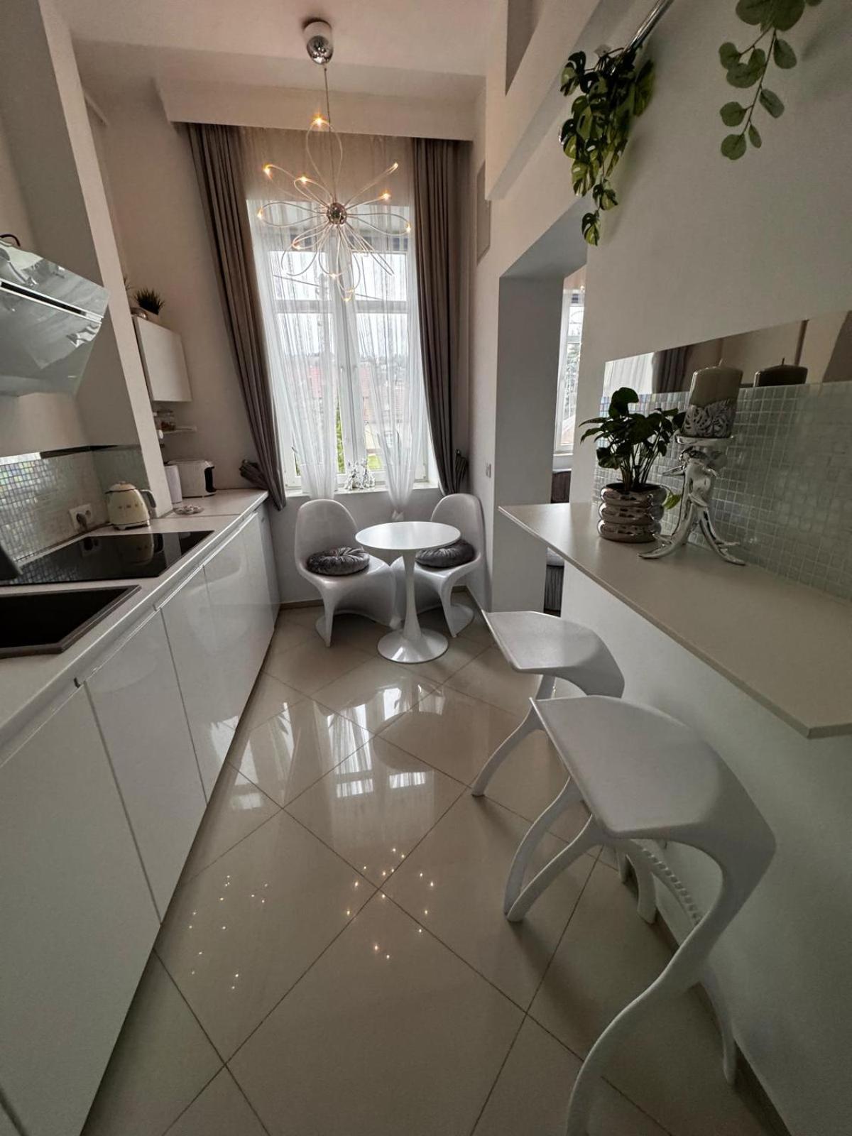 Salt Inn Apartments No 2 - Jacuzzi Величка Екстериор снимка