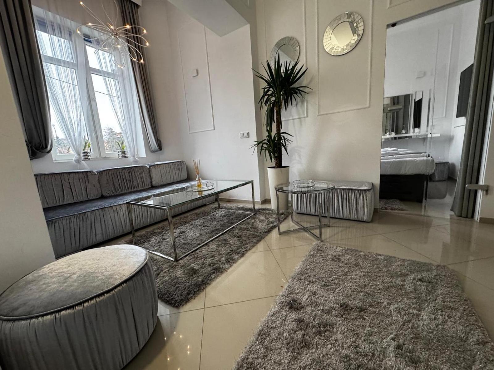 Salt Inn Apartments No 2 - Jacuzzi Величка Екстериор снимка