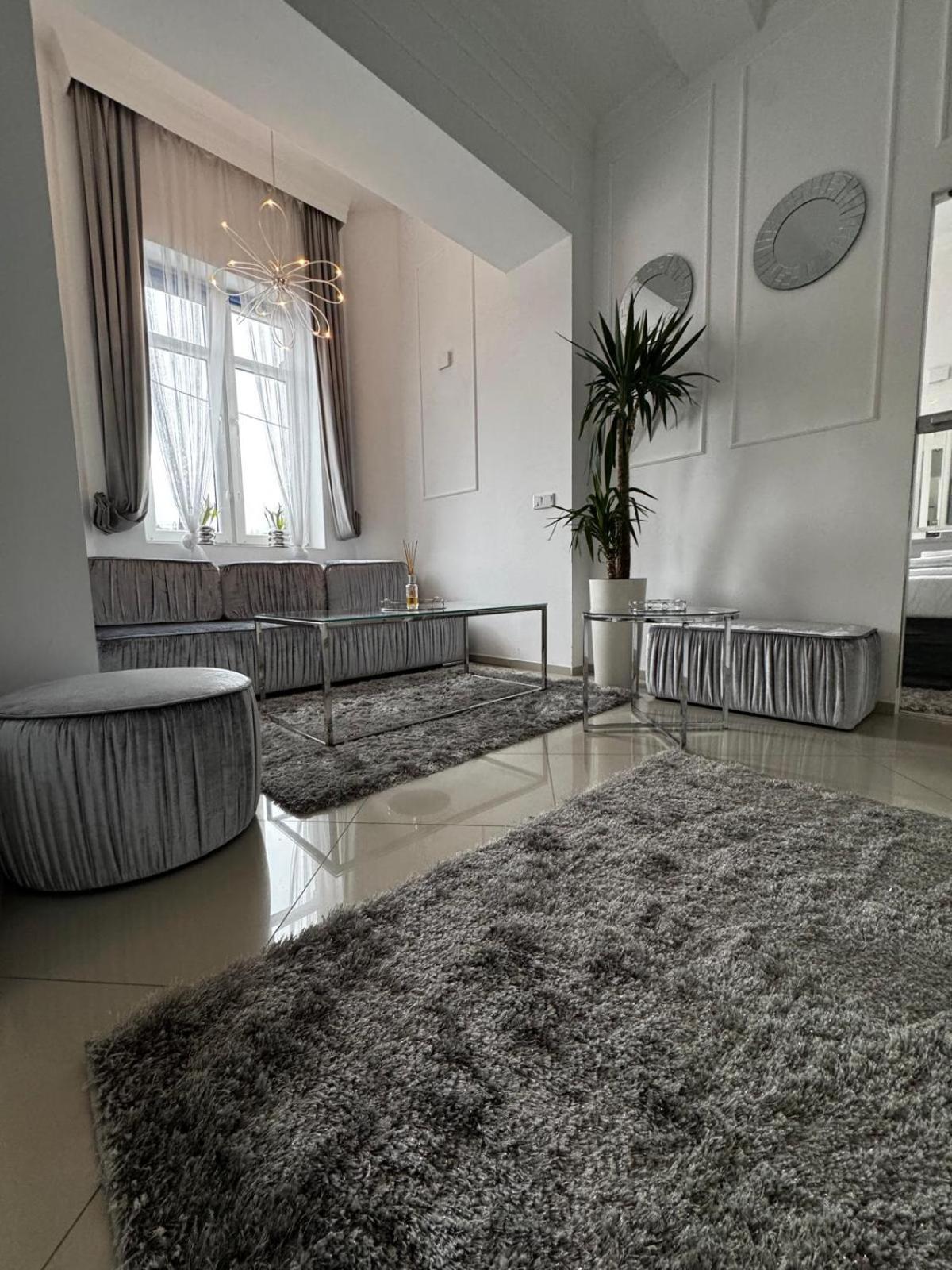 Salt Inn Apartments No 2 - Jacuzzi Величка Екстериор снимка